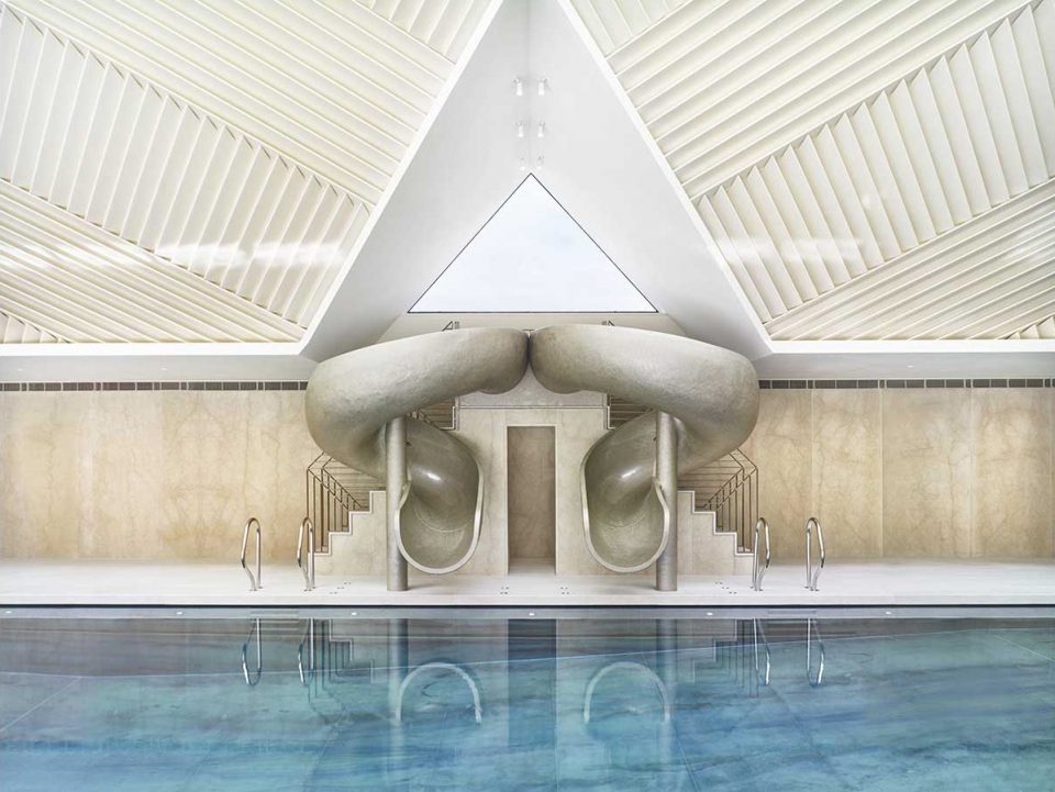 Interior view of the Manor House Pool (Rafael De Cardenas).
