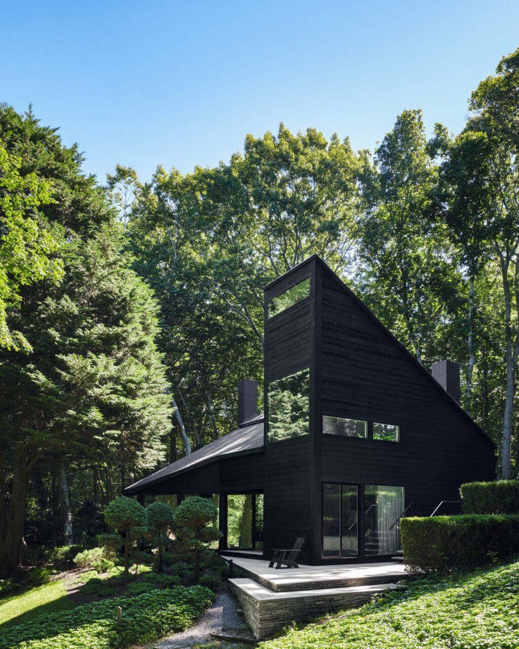 A black angular home in the Hamptons