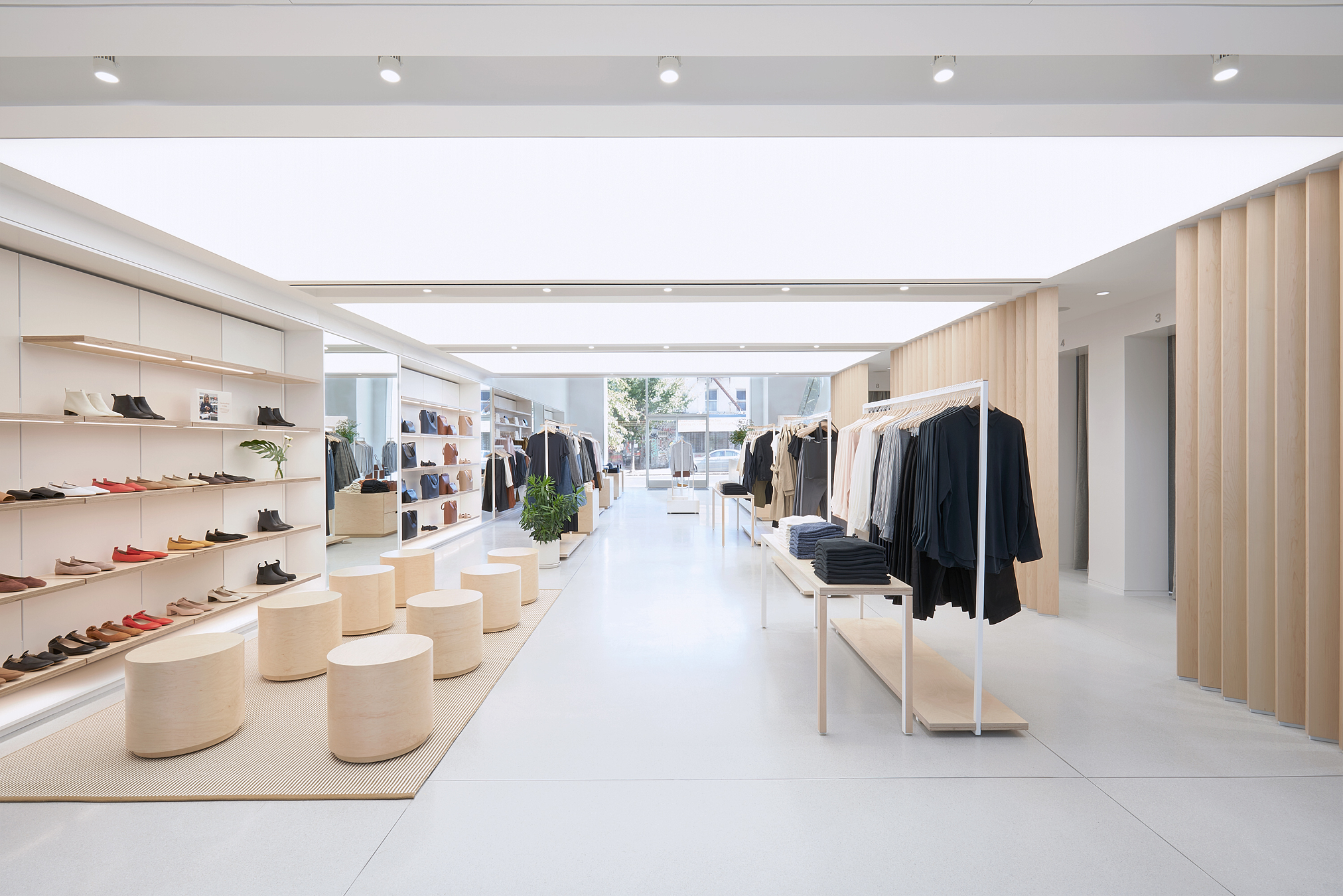 Everlane S Latest Williamsburg Outpost Is As Minimal And