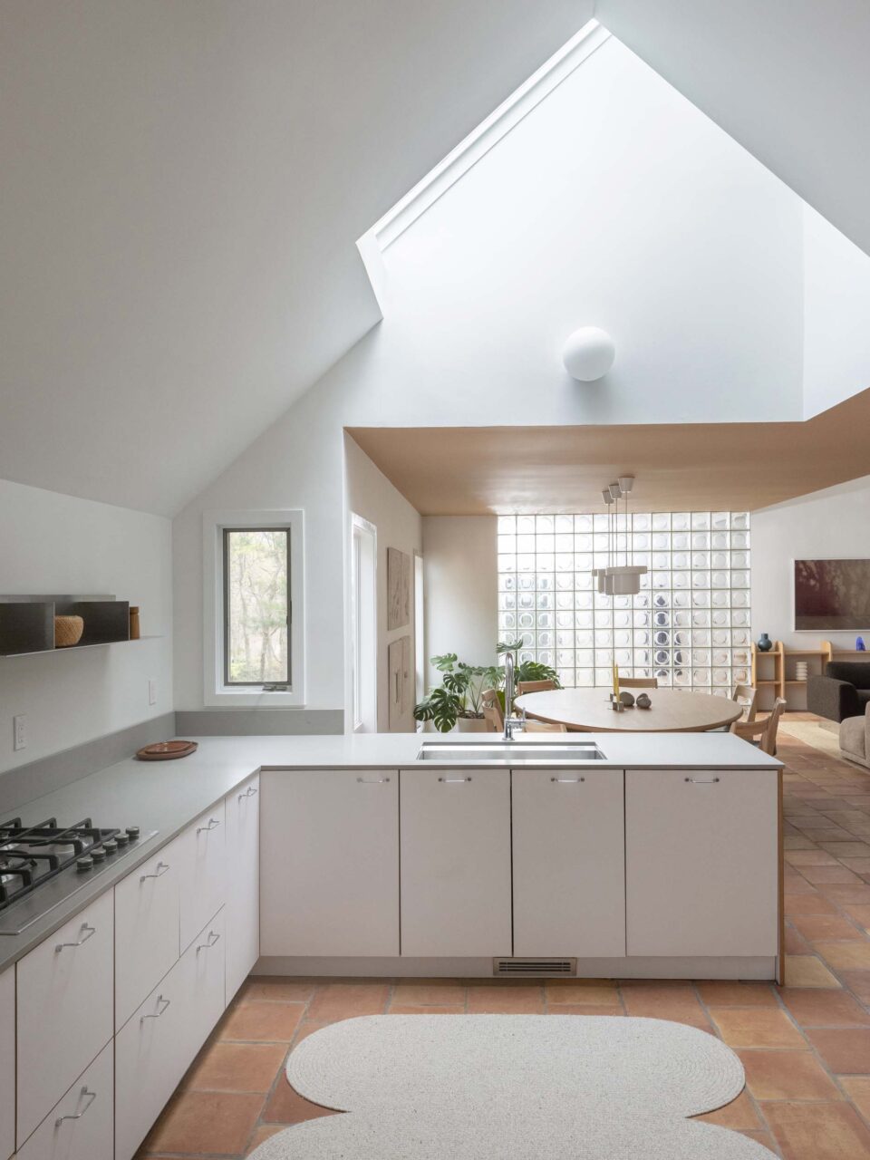 East Hampton Residence by Office of Tangible Space