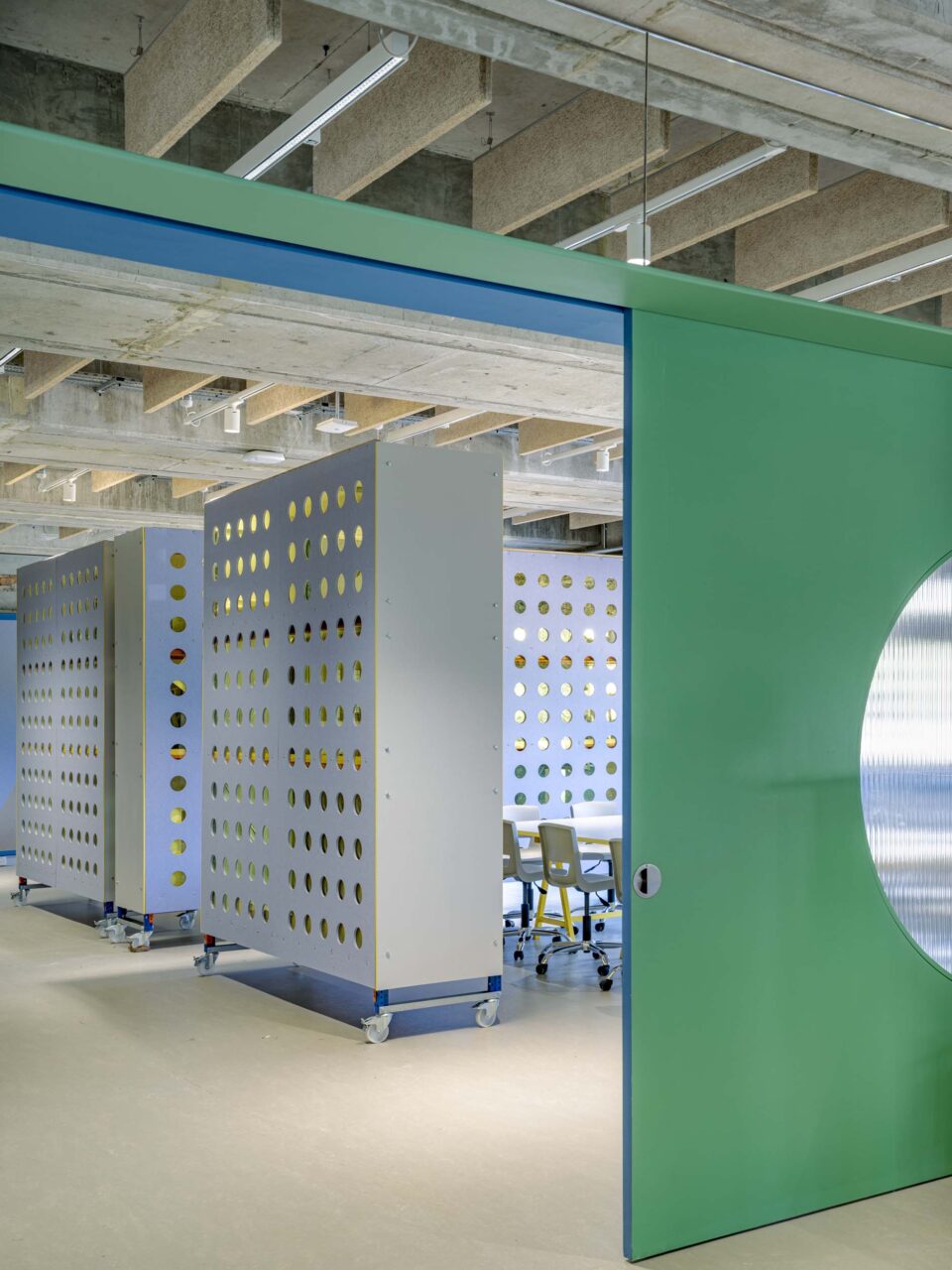 Kent school has green partitions
