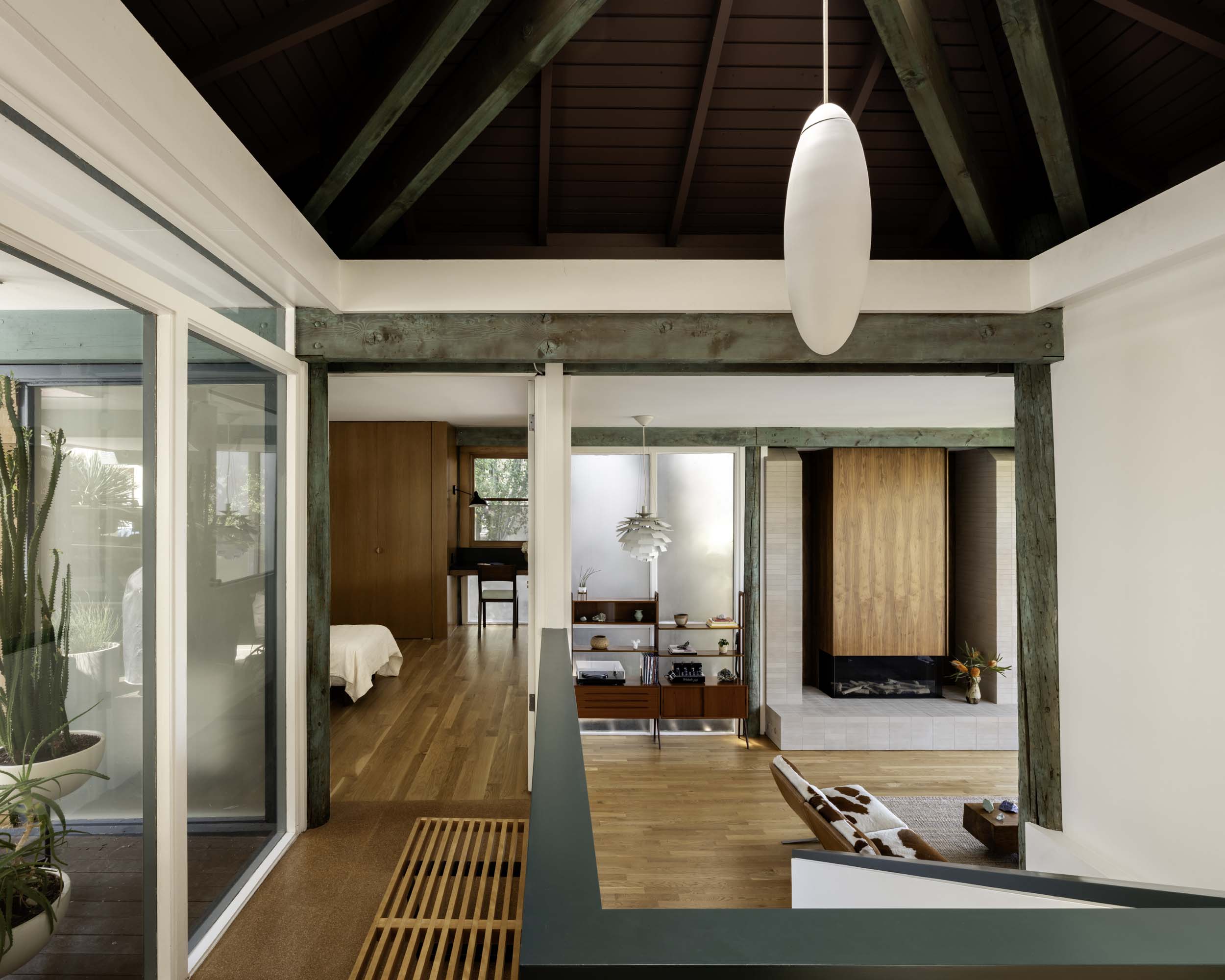 The Jennings Residence renovated by Cover Architecture