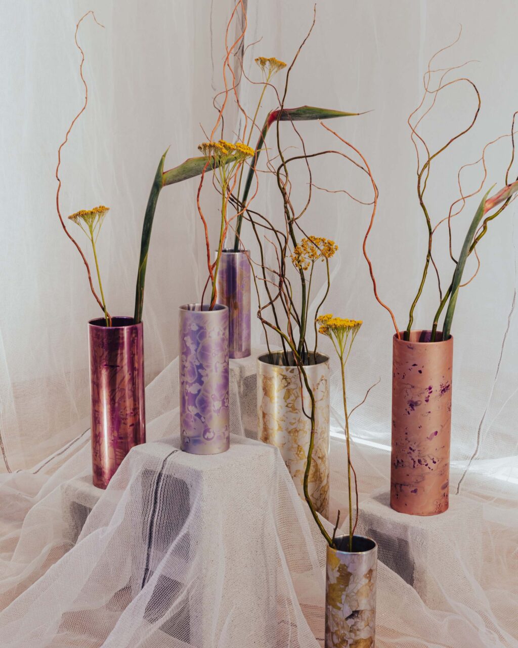 Vases dyed with plants by Studio LoopLoop