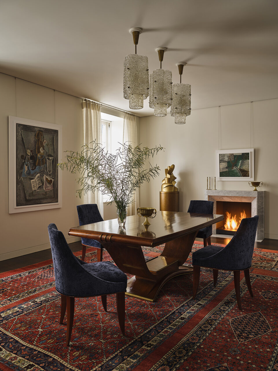 ARO renovates a 1920s apartment