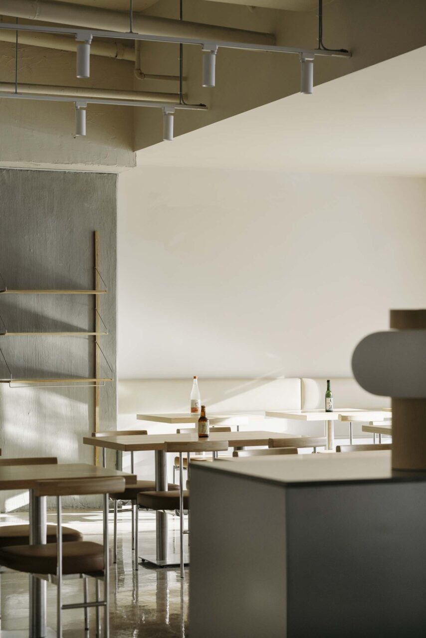 Furnishings of Hay Sushi's spring garden location