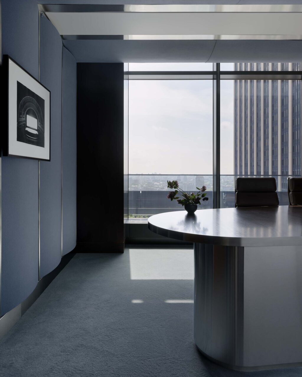Blue office for Alger