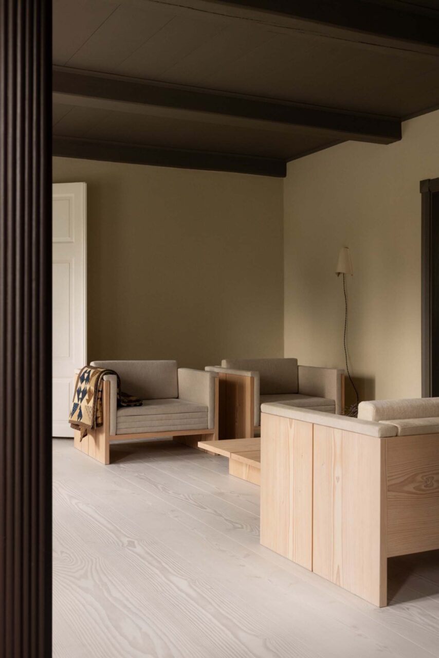 Dinesen by Mentze Ottenstein