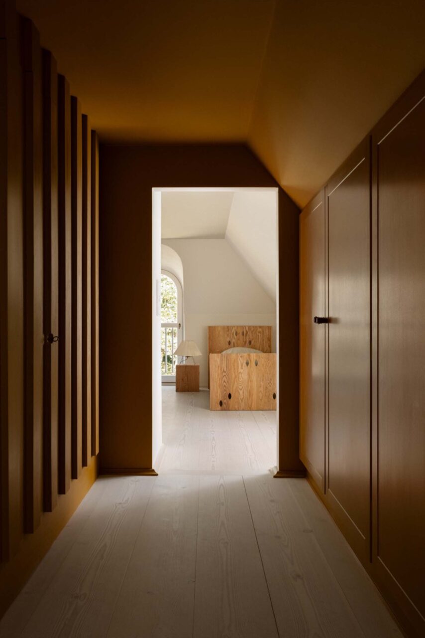 bedroom and hallway of guest home in jels