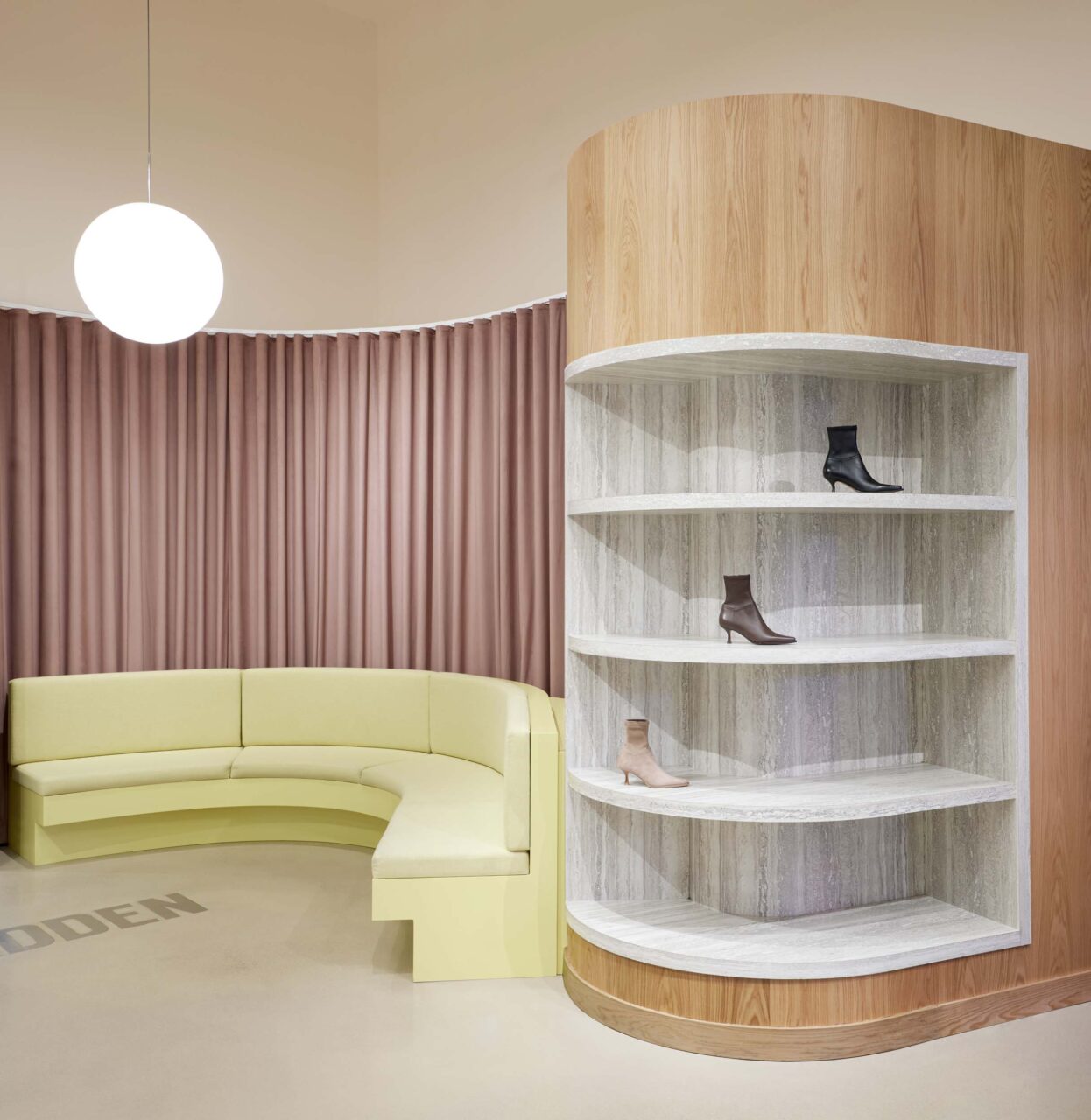 Steve Madden back lounge
