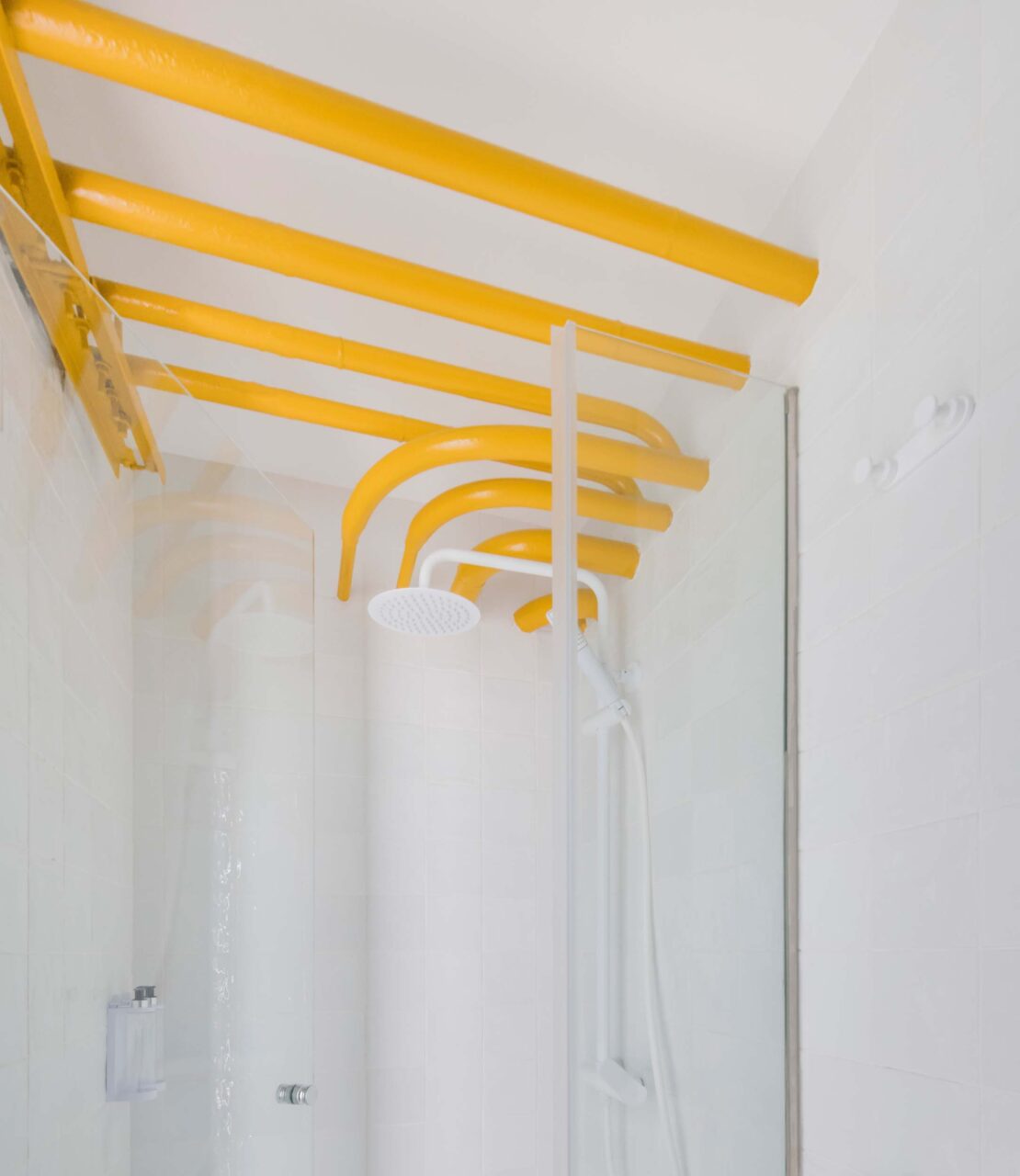 shower in madrid apartments