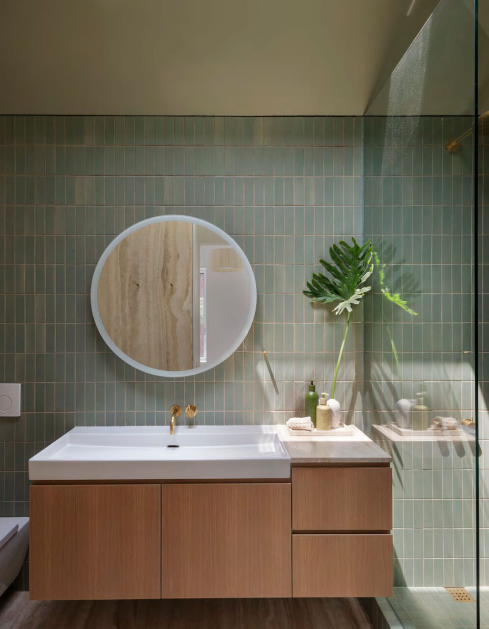 bathroom in heath tiles