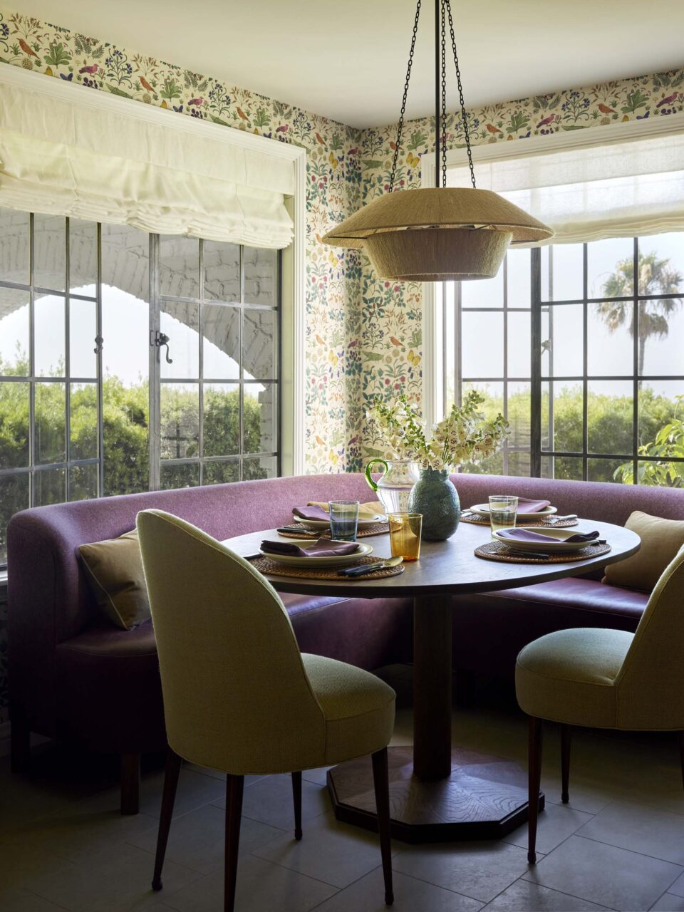 breakfast nook in hollywood colonial