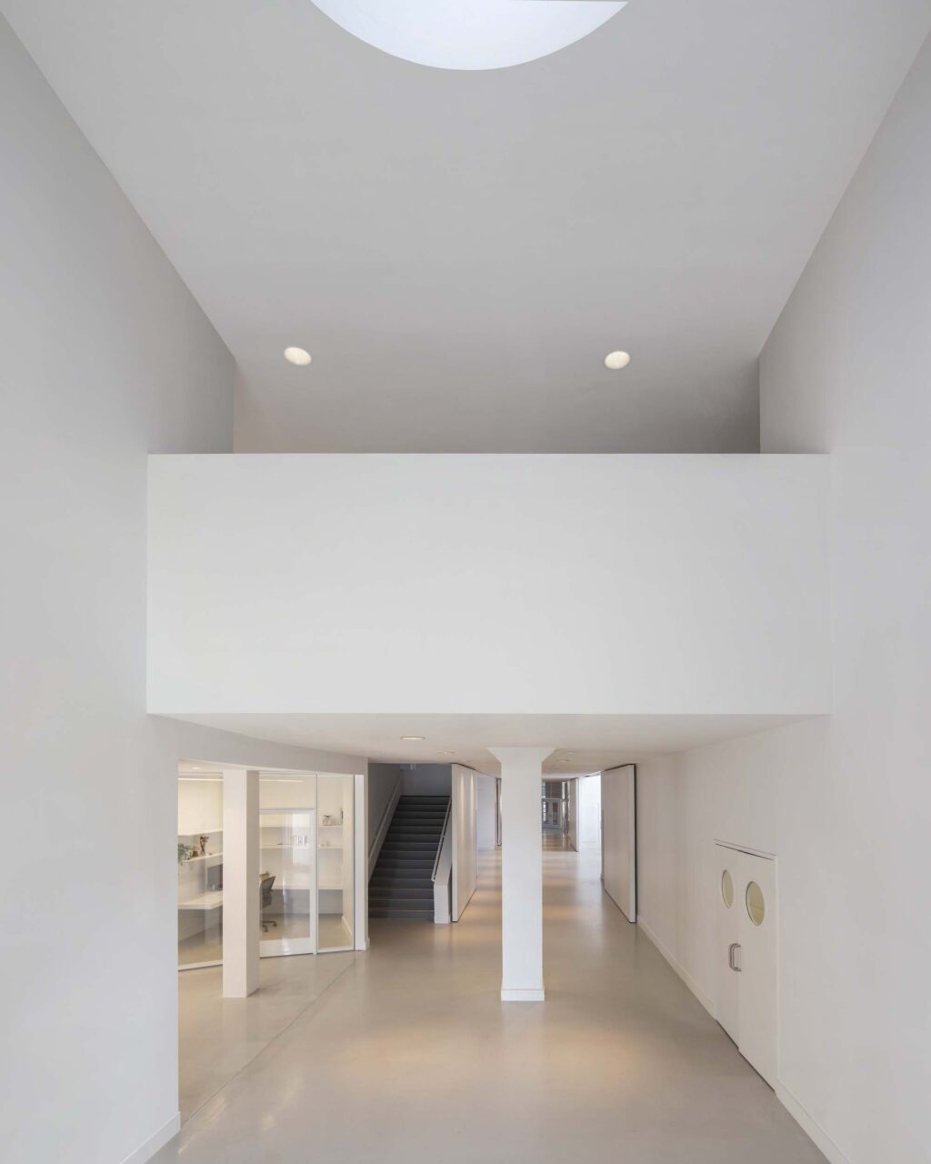 balcony overlooks entry