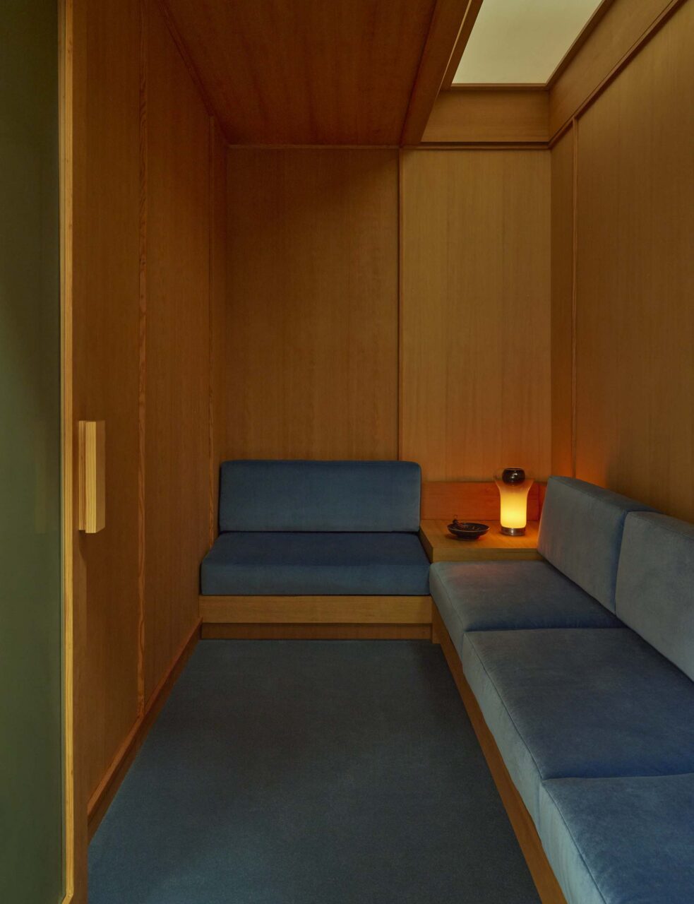 call room or lounge in office