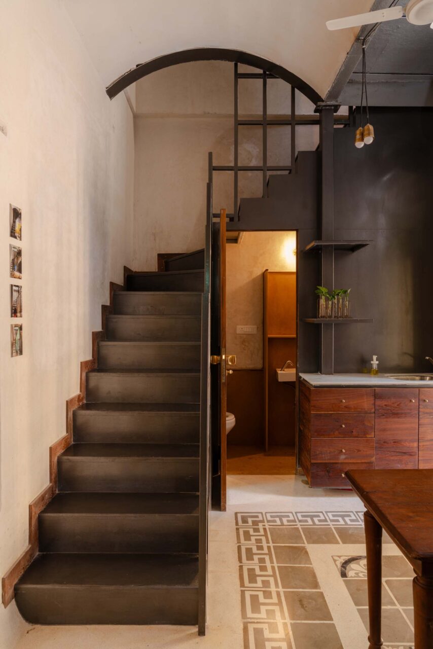blackstaircase