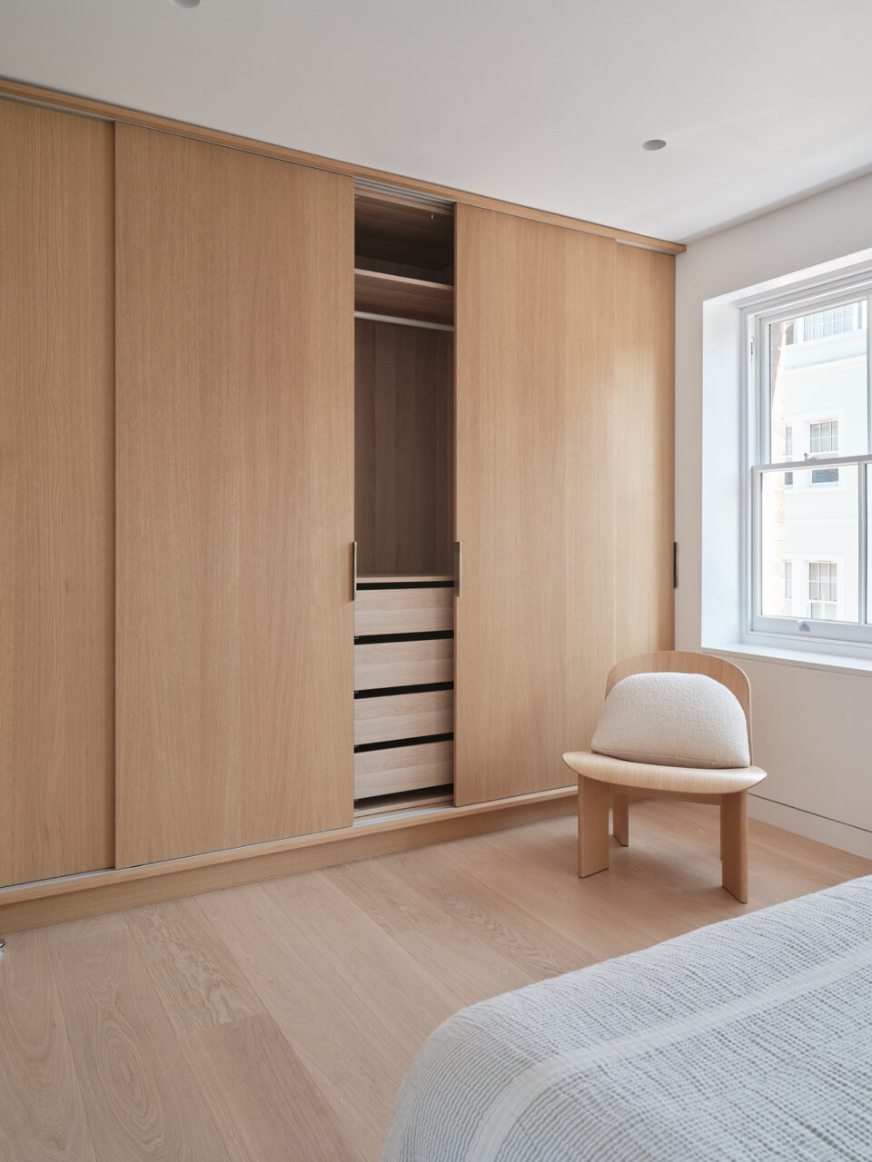 heartwood bedroom with oak storage
