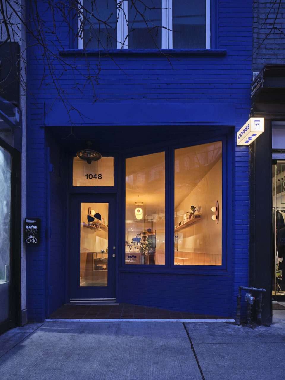 buno coffee blue facade