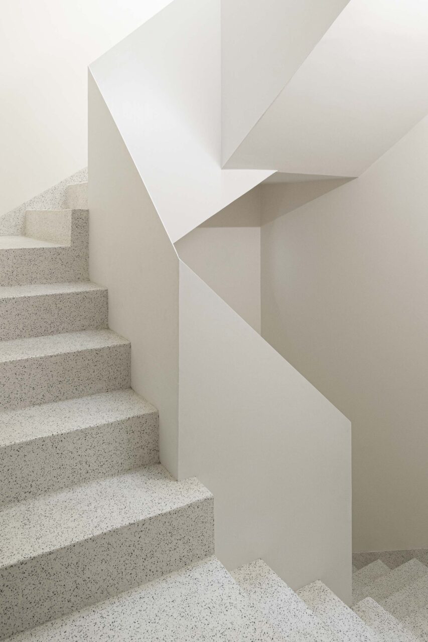 staircase in white in porto