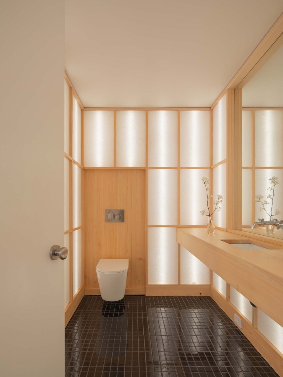 shoji screens in bathroom
