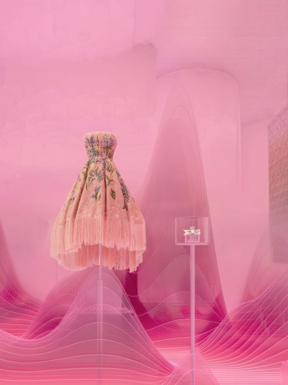dream room with pink ombre effect