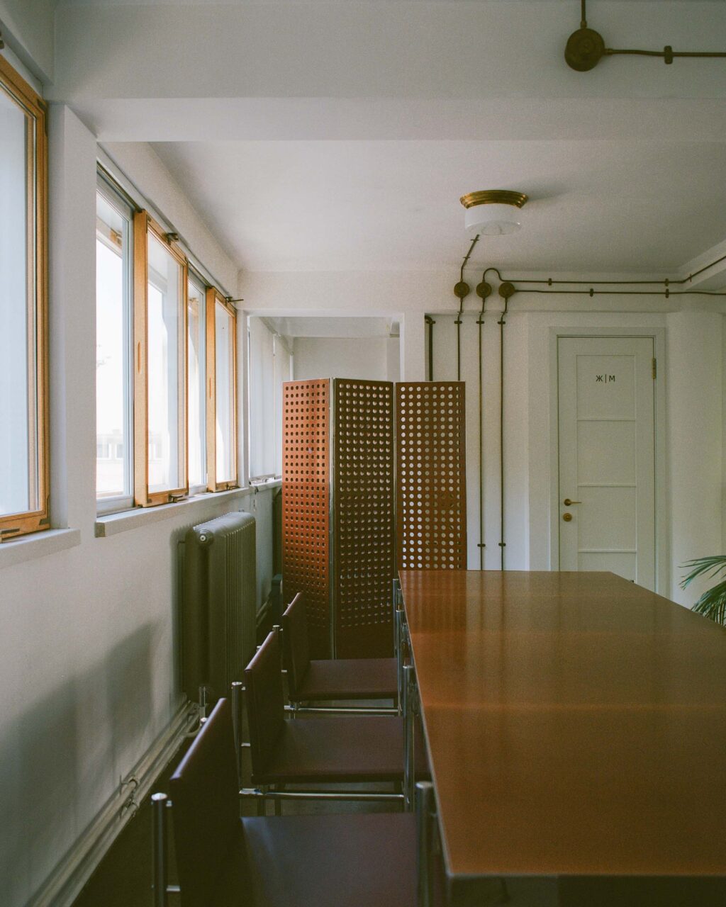 Michael Khvalebnov designs screen