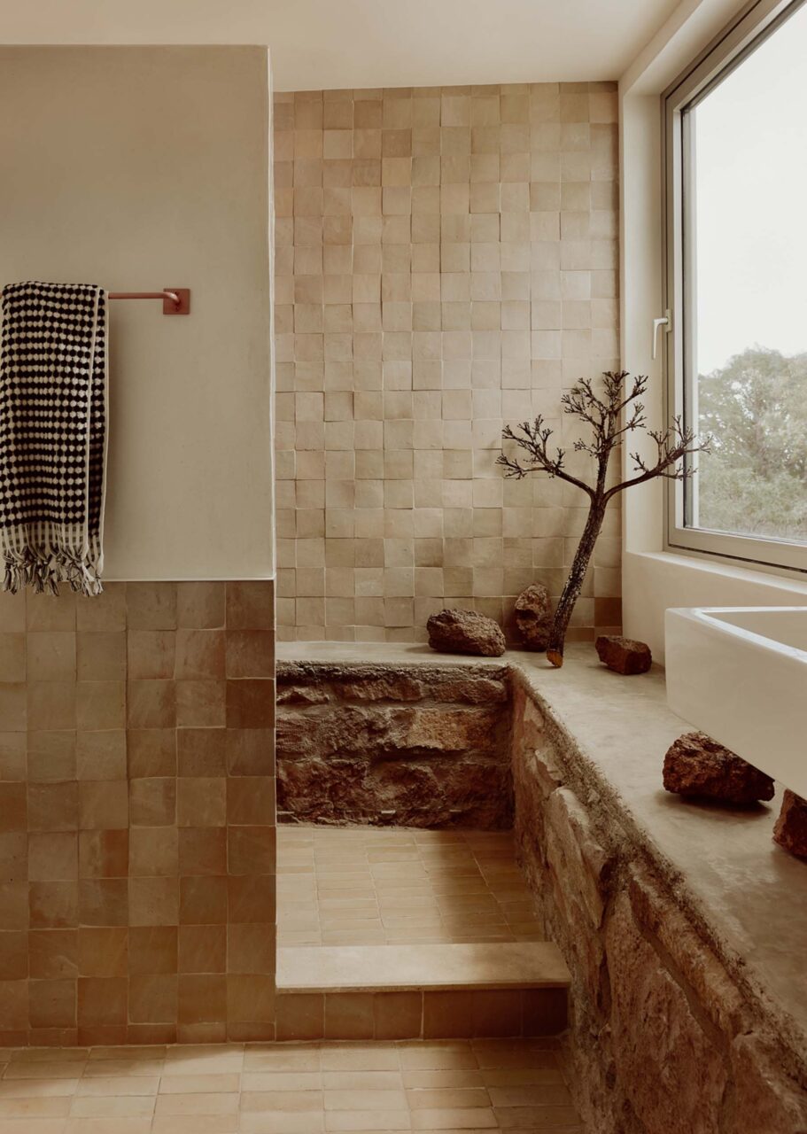 court avenue residence bathroom