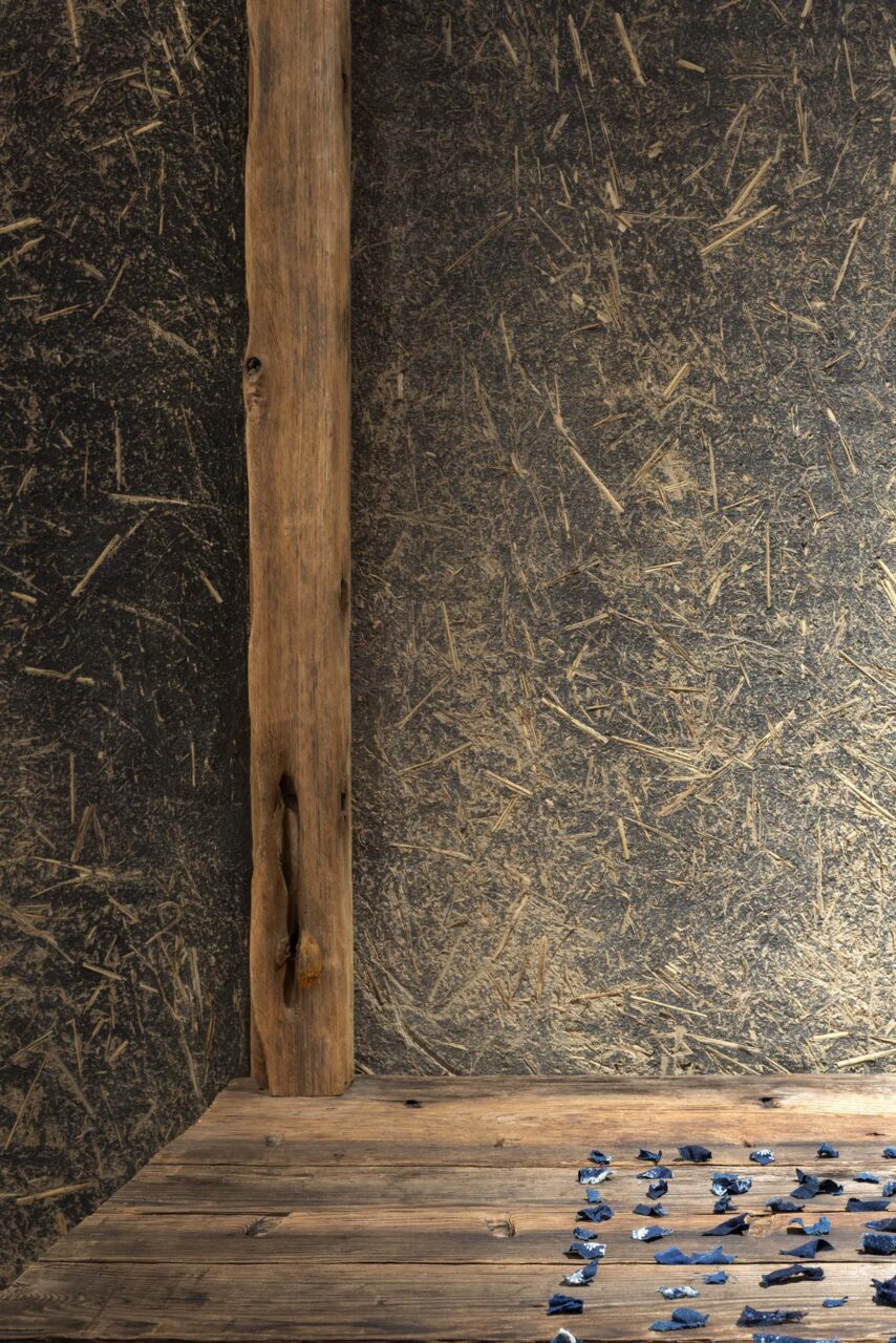 mud-finished walls