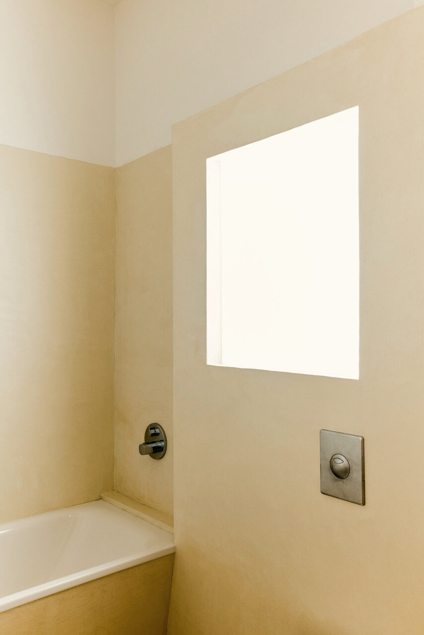 lightbox in bathroom