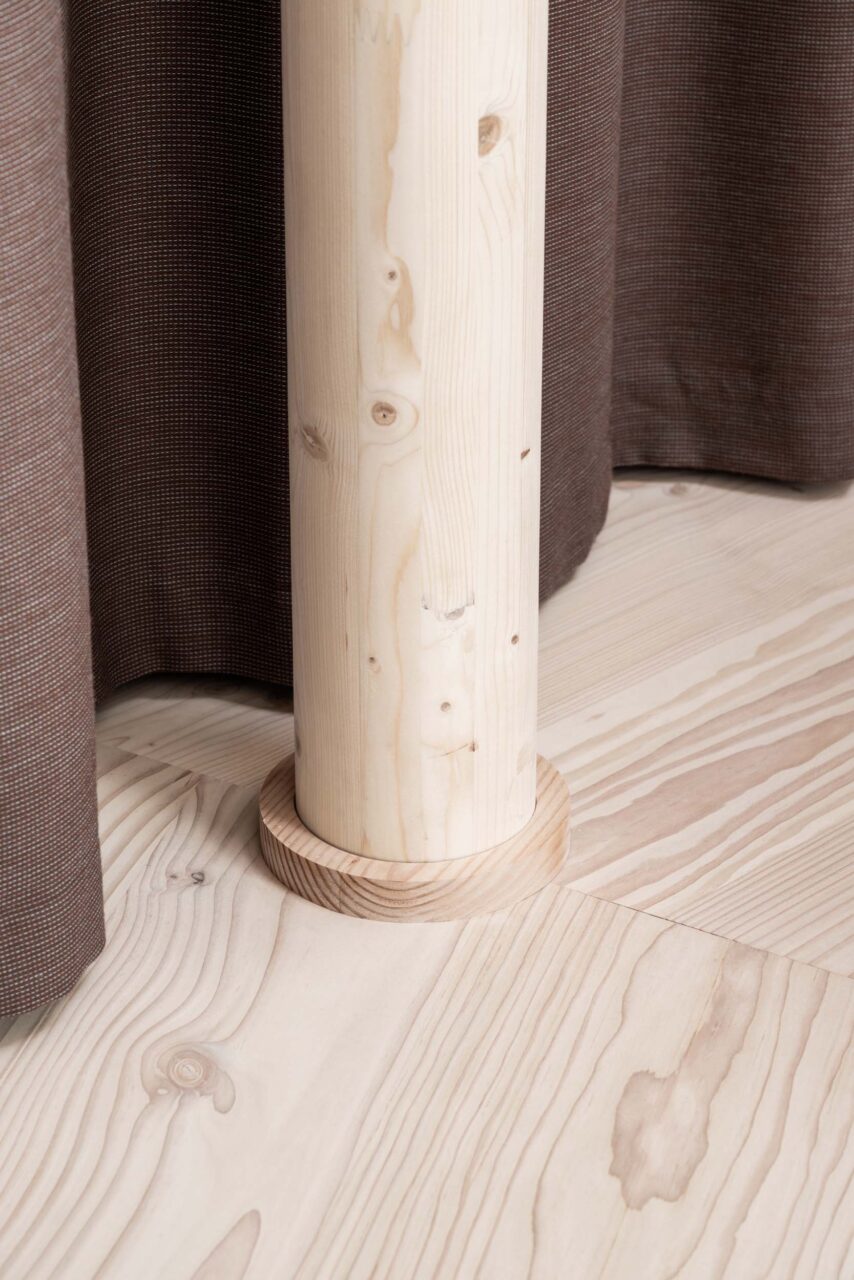 floors in web pattern