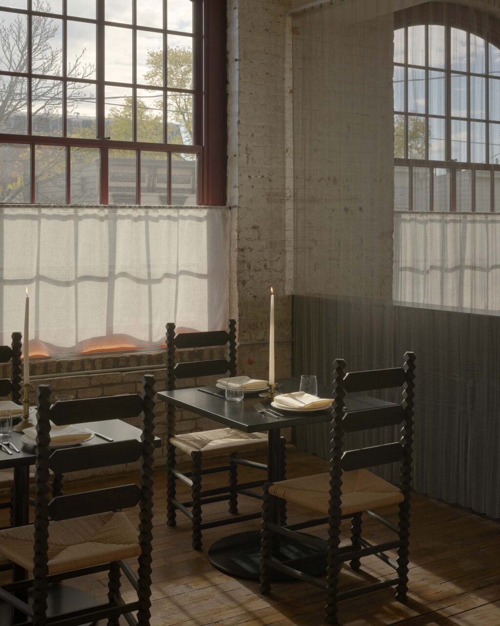 ambos dining