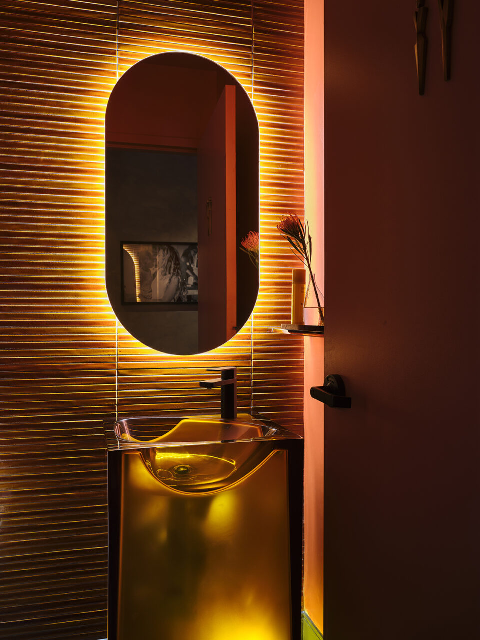 pedestal sink