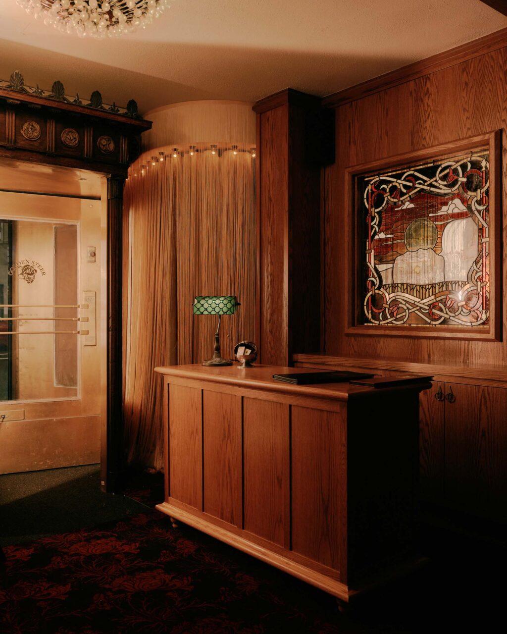 modellus novus designs steakhouse