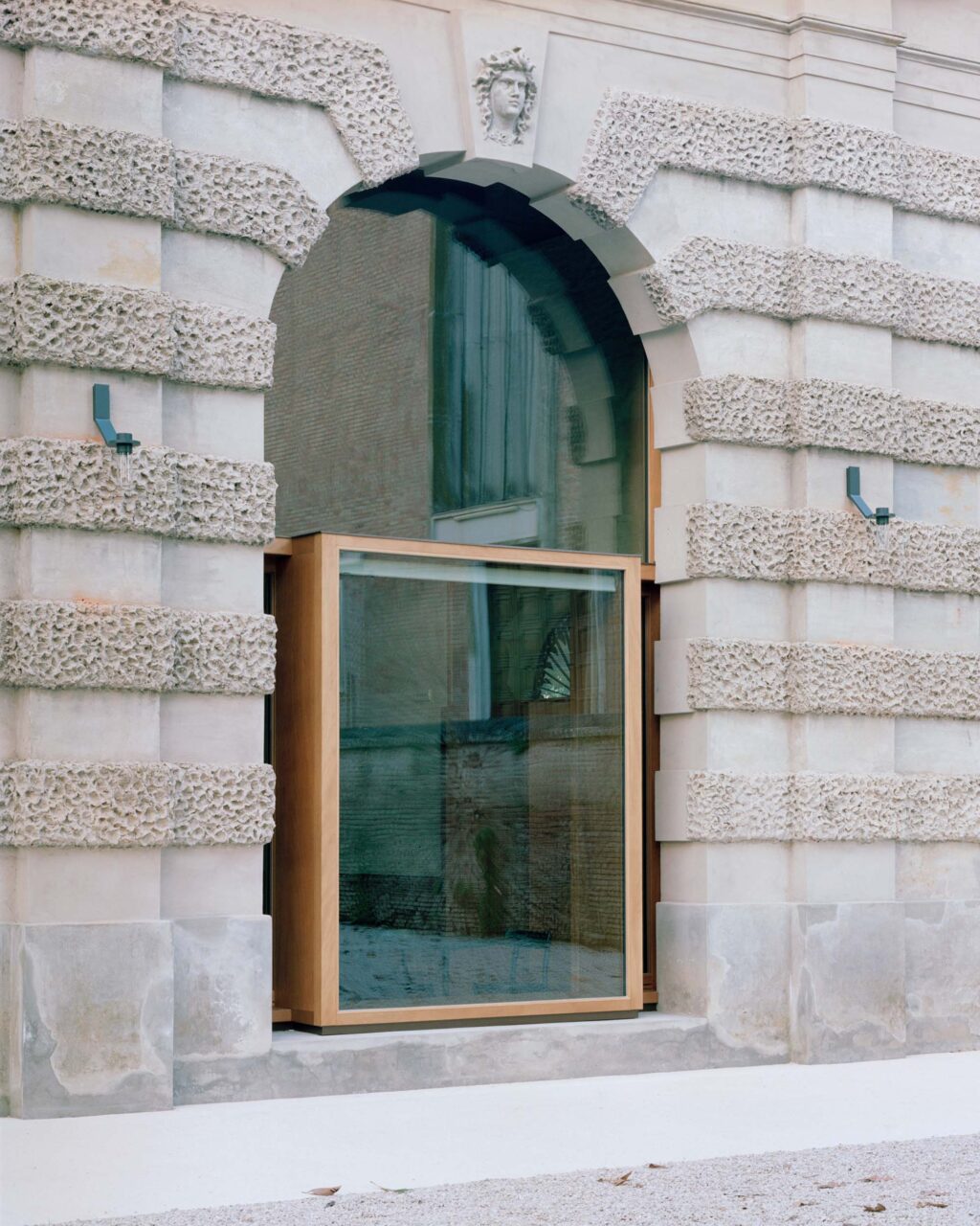 box in arch