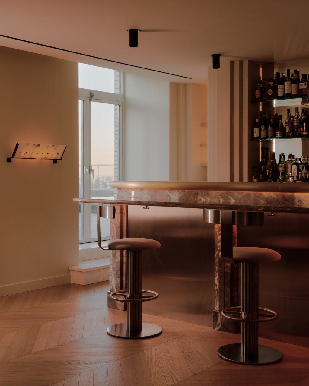 cocktail bar